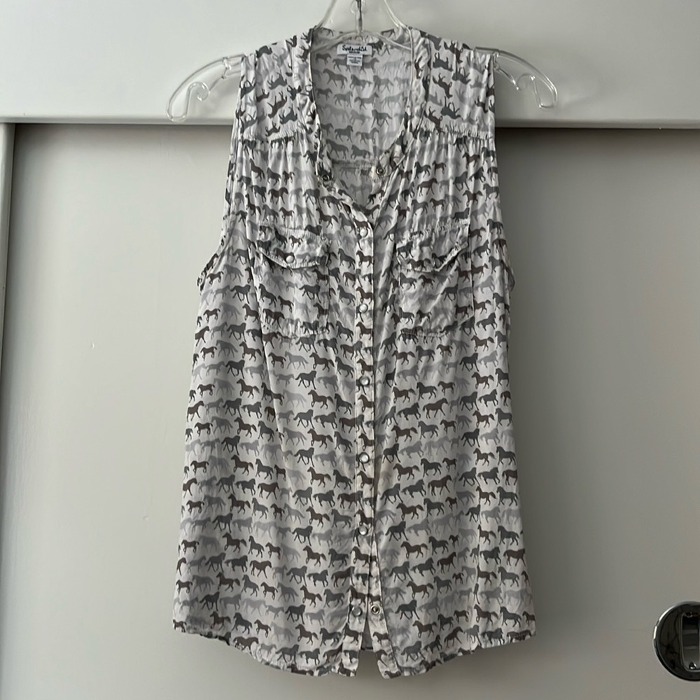 Guc sleeveless pearl snap with CUTE LITTLE HORSES
